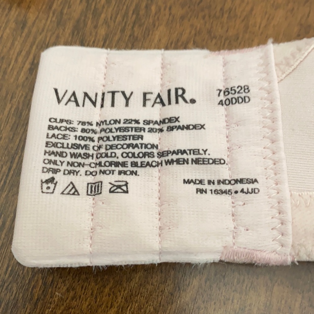 NWOT vanity fair underwire bra 40DDD
